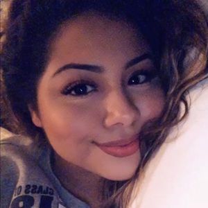 Meet your Posher, Jaqueline